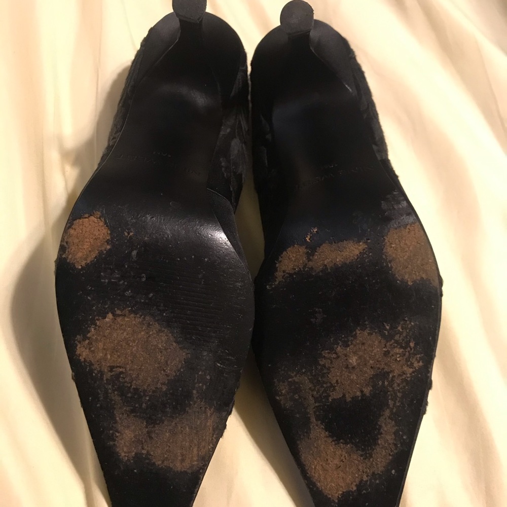 FIRM PRICE 10M NineWest black 4’ embroidered pumps - Picture 5 of 7